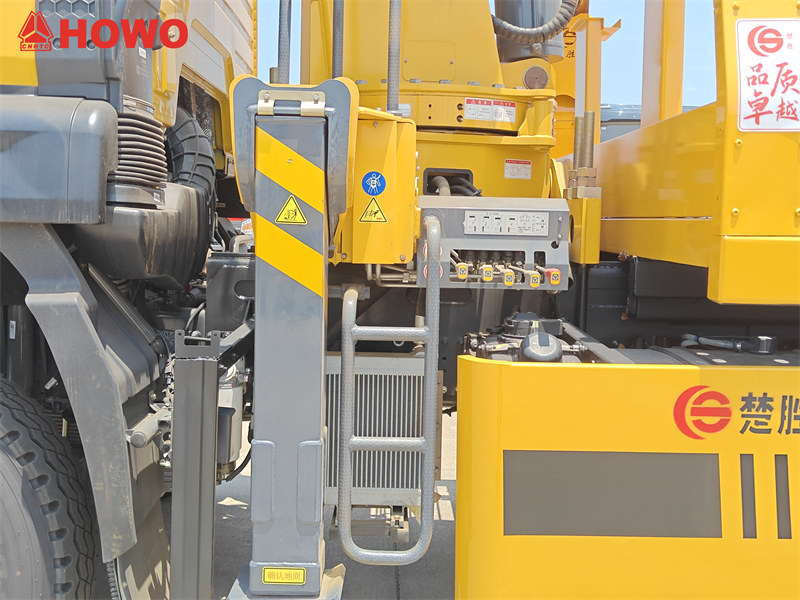 HOWO towing truck with crane control valve