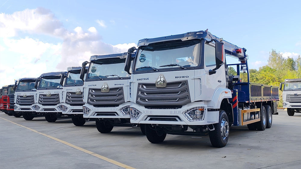 5 HOWO-LKW-Ladekrane nach Angola geliefert