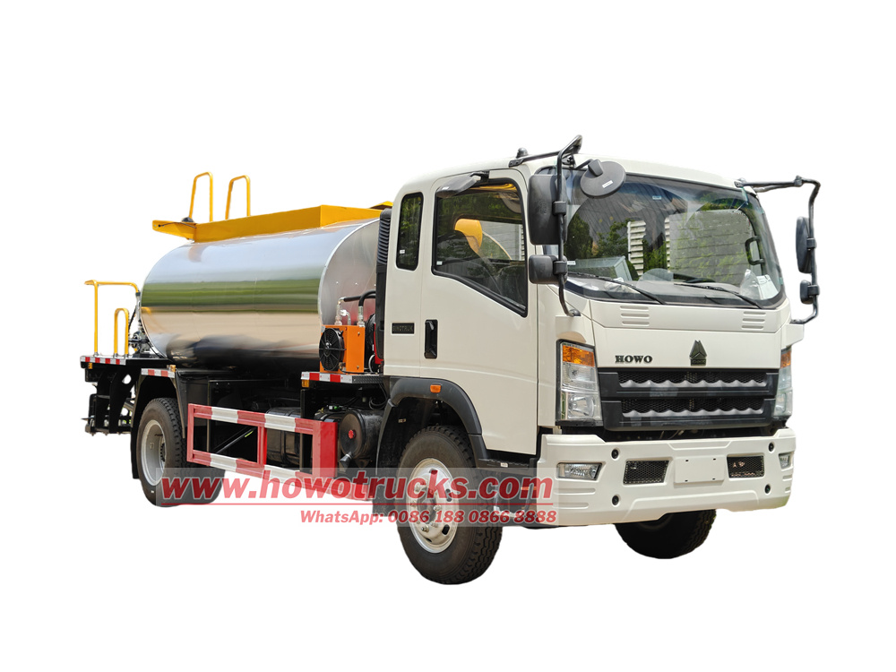 HOWO light 4x2 bitumen asphalt spreader